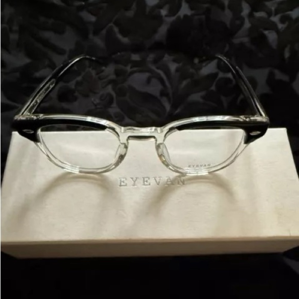 Designer EYEVAN NEW unisex full rim optical frame. Black/Clear